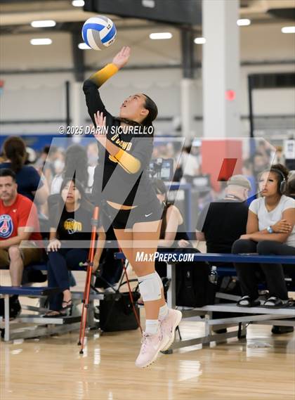 Thumbnail 2 in Arvada West vs. Bishop O'Dowd (Nike Tournament of Champions – Southwest) photogallery.