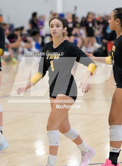 Thumbnail 1 in Arvada West vs. Bishop O'Dowd (Nike Tournament of Champions – Southwest) photogallery.