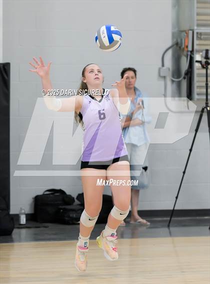 Thumbnail 2 in Arvada West vs. Bishop O'Dowd (Nike Tournament of Champions – Southwest) photogallery.