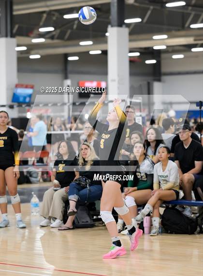 Thumbnail 1 in Arvada West vs. Bishop O'Dowd (Nike Tournament of Champions – Southwest) photogallery.
