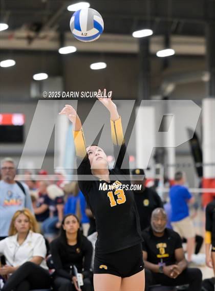 Thumbnail 2 in Arvada West vs. Bishop O'Dowd (Nike Tournament of Champions – Southwest) photogallery.