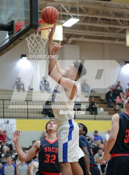 Thumbnail 2 in Lebanon vs Beech (TSSAA District 9-AAA Quarterfinal) photogallery.