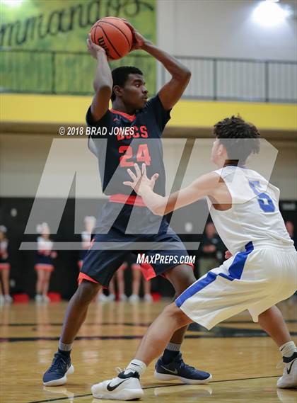 Thumbnail 1 in Lebanon vs Beech (TSSAA District 9-AAA Quarterfinal) photogallery.