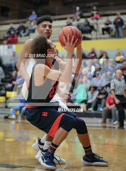 Thumbnail 1 in Lebanon vs Beech (TSSAA District 9-AAA Quarterfinal) photogallery.
