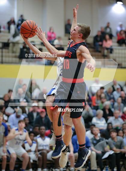 Thumbnail 1 in Lebanon vs Beech (TSSAA District 9-AAA Quarterfinal) photogallery.