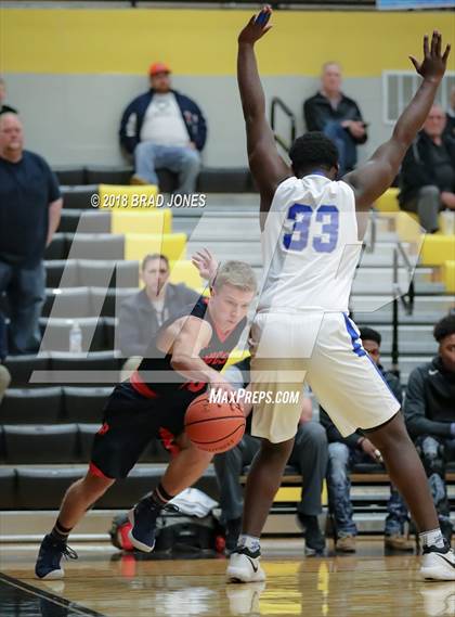 Thumbnail 3 in Lebanon vs Beech (TSSAA District 9-AAA Quarterfinal) photogallery.