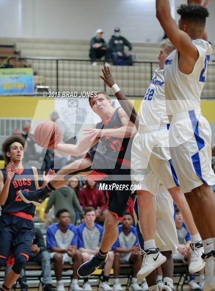 Thumbnail 3 in Lebanon vs Beech (TSSAA District 9-AAA Quarterfinal) photogallery.
