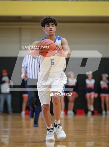 Thumbnail 1 in Lebanon vs Beech (TSSAA District 9-AAA Quarterfinal) photogallery.