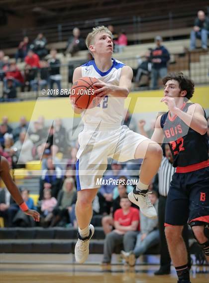 Thumbnail 2 in Lebanon vs Beech (TSSAA District 9-AAA Quarterfinal) photogallery.