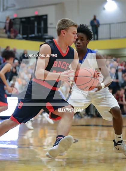 Thumbnail 2 in Lebanon vs Beech (TSSAA District 9-AAA Quarterfinal) photogallery.
