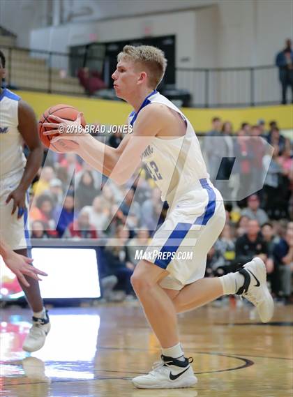 Thumbnail 2 in Lebanon vs Beech (TSSAA District 9-AAA Quarterfinal) photogallery.