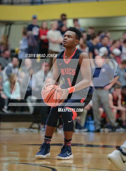 Thumbnail 2 in Lebanon vs Beech (TSSAA District 9-AAA Quarterfinal) photogallery.
