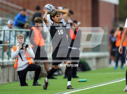 Thumbnail 2 in West Mesquite vs. Highland Park (UIL 5A D2 Regional Semifinal Playoff) photogallery.