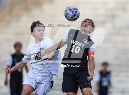 Thumbnail 2 in West Mesquite vs. Highland Park (UIL 5A D2 Regional Semifinal Playoff) photogallery.