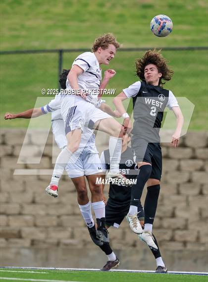 Thumbnail 2 in West Mesquite vs. Highland Park (UIL 5A D2 Regional Semifinal Playoff) photogallery.