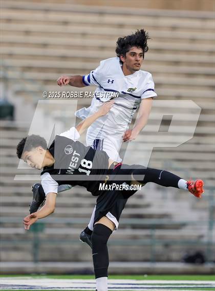 Thumbnail 3 in West Mesquite vs. Highland Park (UIL 5A D2 Regional Semifinal Playoff) photogallery.
