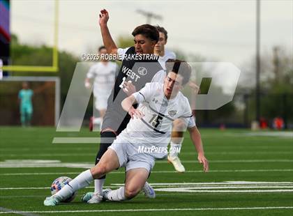 Thumbnail 1 in West Mesquite vs. Highland Park (UIL 5A D2 Regional Semifinal Playoff) photogallery.