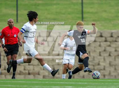 Thumbnail 2 in West Mesquite vs. Highland Park (UIL 5A D2 Regional Semifinal Playoff) photogallery.