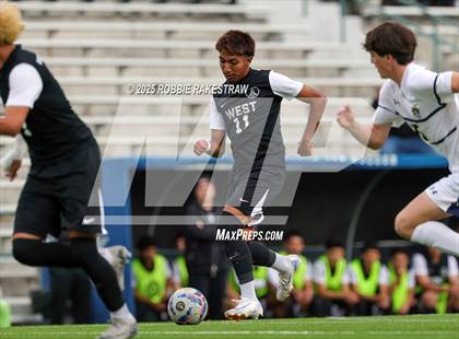 Thumbnail 2 in West Mesquite vs. Highland Park (UIL 5A D2 Regional Semifinal Playoff) photogallery.