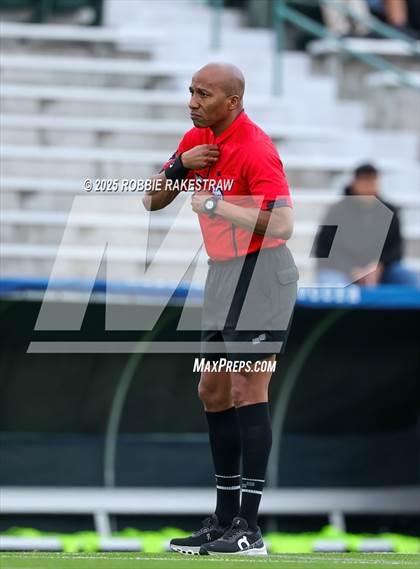 Thumbnail 2 in West Mesquite vs. Highland Park (UIL 5A D2 Regional Semifinal Playoff) photogallery.