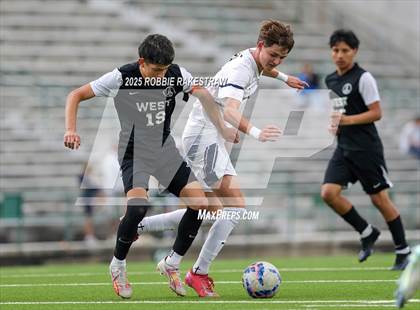 Thumbnail 1 in West Mesquite vs. Highland Park (UIL 5A D2 Regional Semifinal Playoff) photogallery.