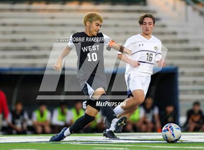 Thumbnail 1 in West Mesquite vs. Highland Park (UIL 5A D2 Regional Semifinal Playoff) photogallery.