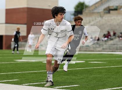 Thumbnail 1 in West Mesquite vs. Highland Park (UIL 5A D2 Regional Semifinal Playoff) photogallery.