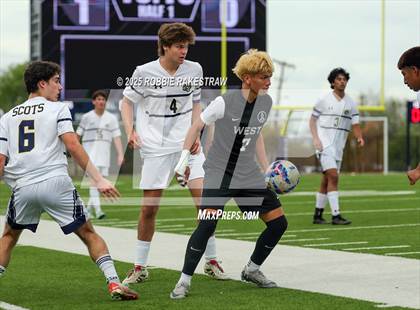 Thumbnail 1 in West Mesquite vs. Highland Park (UIL 5A D2 Regional Semifinal Playoff) photogallery.