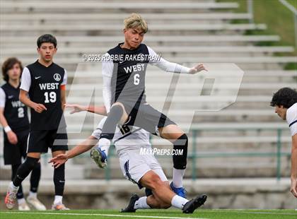 Thumbnail 3 in West Mesquite vs. Highland Park (UIL 5A D2 Regional Semifinal Playoff) photogallery.