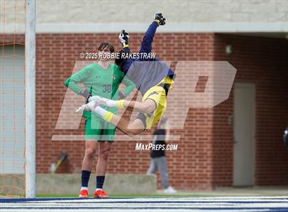 Thumbnail 3 in West Mesquite vs. Highland Park (UIL 5A D2 Regional Semifinal Playoff) photogallery.