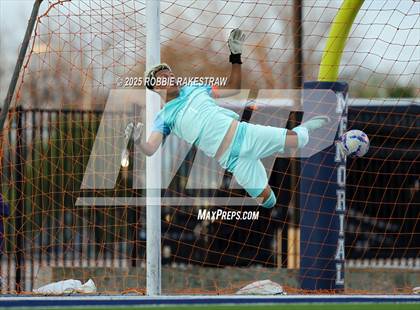 Thumbnail 3 in West Mesquite vs. Highland Park (UIL 5A D2 Regional Semifinal Playoff) photogallery.