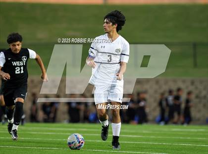 Thumbnail 2 in West Mesquite vs. Highland Park (UIL 5A D2 Regional Semifinal Playoff) photogallery.