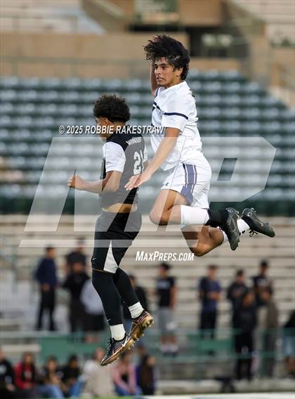 Thumbnail 2 in West Mesquite vs. Highland Park (UIL 5A D2 Regional Semifinal Playoff) photogallery.