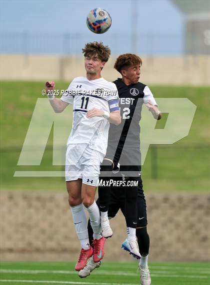 Thumbnail 1 in West Mesquite vs. Highland Park (UIL 5A D2 Regional Semifinal Playoff) photogallery.
