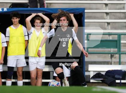 Thumbnail 3 in West Mesquite vs. Highland Park (UIL 5A D2 Regional Semifinal Playoff) photogallery.