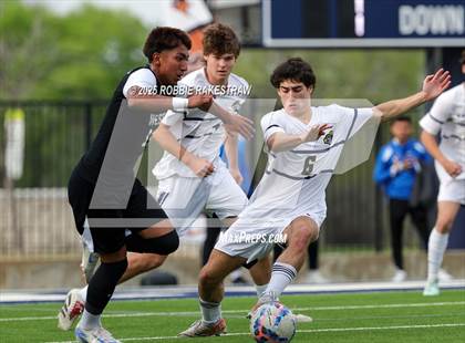 Thumbnail 2 in West Mesquite vs. Highland Park (UIL 5A D2 Regional Semifinal Playoff) photogallery.