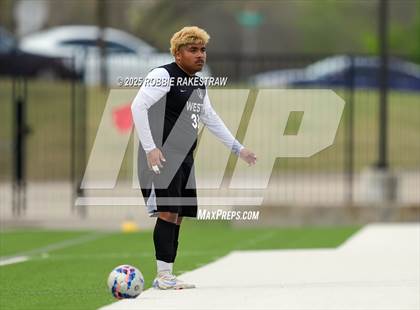 Thumbnail 2 in West Mesquite vs. Highland Park (UIL 5A D2 Regional Semifinal Playoff) photogallery.