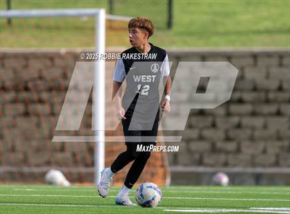 Thumbnail 3 in West Mesquite vs. Highland Park (UIL 5A D2 Regional Semifinal Playoff) photogallery.