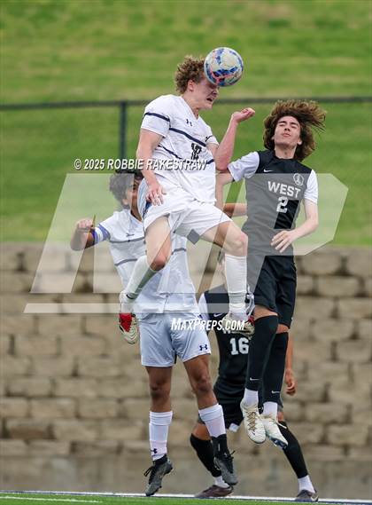 Thumbnail 3 in West Mesquite vs. Highland Park (UIL 5A D2 Regional Semifinal Playoff) photogallery.