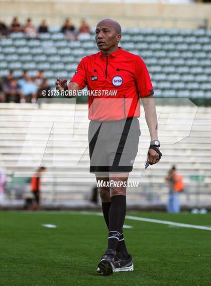 Thumbnail 3 in West Mesquite vs. Highland Park (UIL 5A D2 Regional Semifinal Playoff) photogallery.