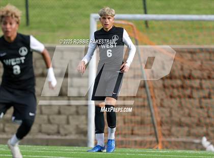 Thumbnail 3 in West Mesquite vs. Highland Park (UIL 5A D2 Regional Semifinal Playoff) photogallery.