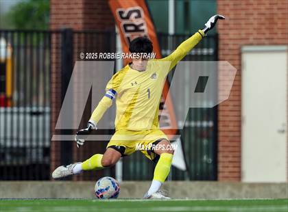 Thumbnail 1 in West Mesquite vs. Highland Park (UIL 5A D2 Regional Semifinal Playoff) photogallery.