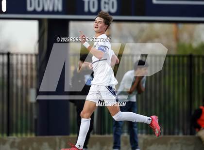 Thumbnail 2 in West Mesquite vs. Highland Park (UIL 5A D2 Regional Semifinal Playoff) photogallery.