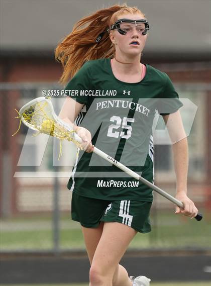 Thumbnail 3 in Pentucket Regional vs Ipswich (MIAA Division 4 Round of 8) photogallery.