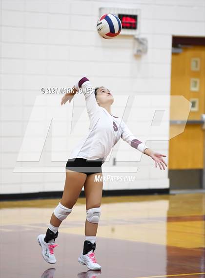 Thumbnail 2 in Chandler Prep vs. Trivium Prep (AIA 2A Semifinal) photogallery.