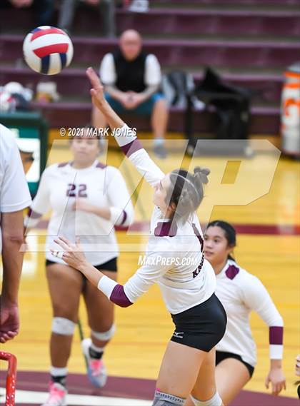 Thumbnail 2 in Chandler Prep vs. Trivium Prep (AIA 2A Semifinal) photogallery.