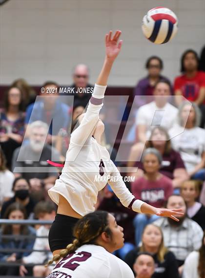 Thumbnail 2 in Chandler Prep vs. Trivium Prep (AIA 2A Semifinal) photogallery.