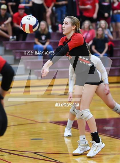 Thumbnail 2 in Chandler Prep vs. Trivium Prep (AIA 2A Semifinal) photogallery.