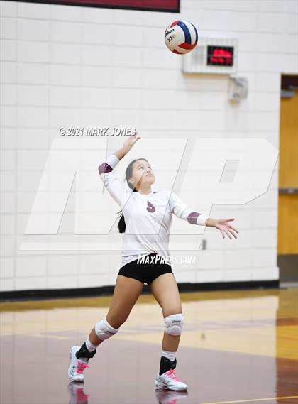 Thumbnail 3 in Chandler Prep vs. Trivium Prep (AIA 2A Semifinal) photogallery.