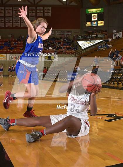Thumbnail 1 in Patterson vs. Christian Brothers (CIF SJS D3 Final) photogallery.